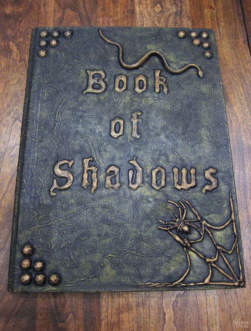 The Book of Shadows | DIY Halloween Spells and Potions prop | DIY spell book | How to make realistic spell book for Halloween | Upcycled and Repurposed Halloween decor | #TheNavagePatch #Upcycle #Repurposed #halloweendecorations #halloween #easydiy #DIY #halloweenparty #halloweencrafts #HarryPotter |TheNavagePatch.com