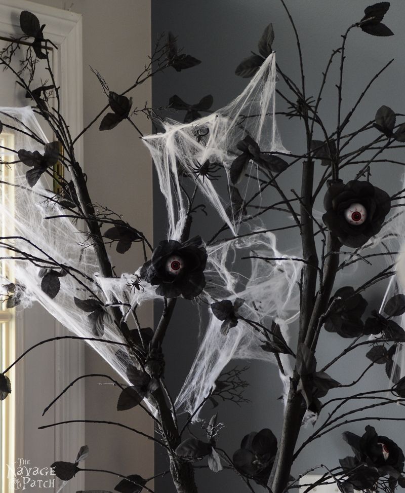 The Halloween Tree | DIY Halloween decoration | Upcycled holiday decoration | Cheap & easy crafts | #upcycled #diy #Halloween #crafts | TheNavagePatch.com