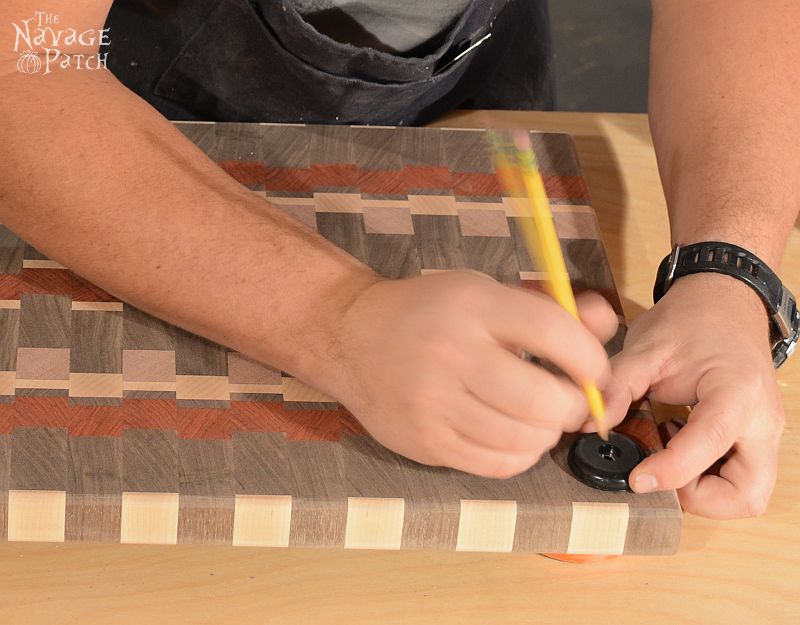 End-Grain Cutting Board Tutorial and Plans | How to make a cutting board that will last for years | Free plans for a DIY end grain cutting board | Handmade cutting board | DIY cutting board with food safe varnish | How to make an end grain cutting board | #TheNavagePatch #DIY #freeplans #Tutorial #Handmade #Endgrain #Cuttingboard #exoticwood #Woodworking | TheNavagePatch.com