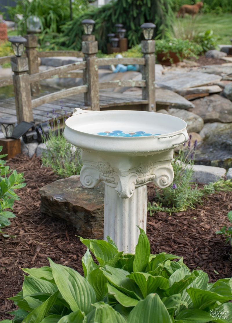 DIY Bird Bath | How to make a bird bath | How to keep your bird bath algae free | How to prevent algae growth | Simple upcycled garden and backyard decor | DIY garden and backyard decor | Homemade bird bath | #TheNavagePatch #Garden #DIY #Backyard #Upcycled #Repurposed | TheNavagePatch.com