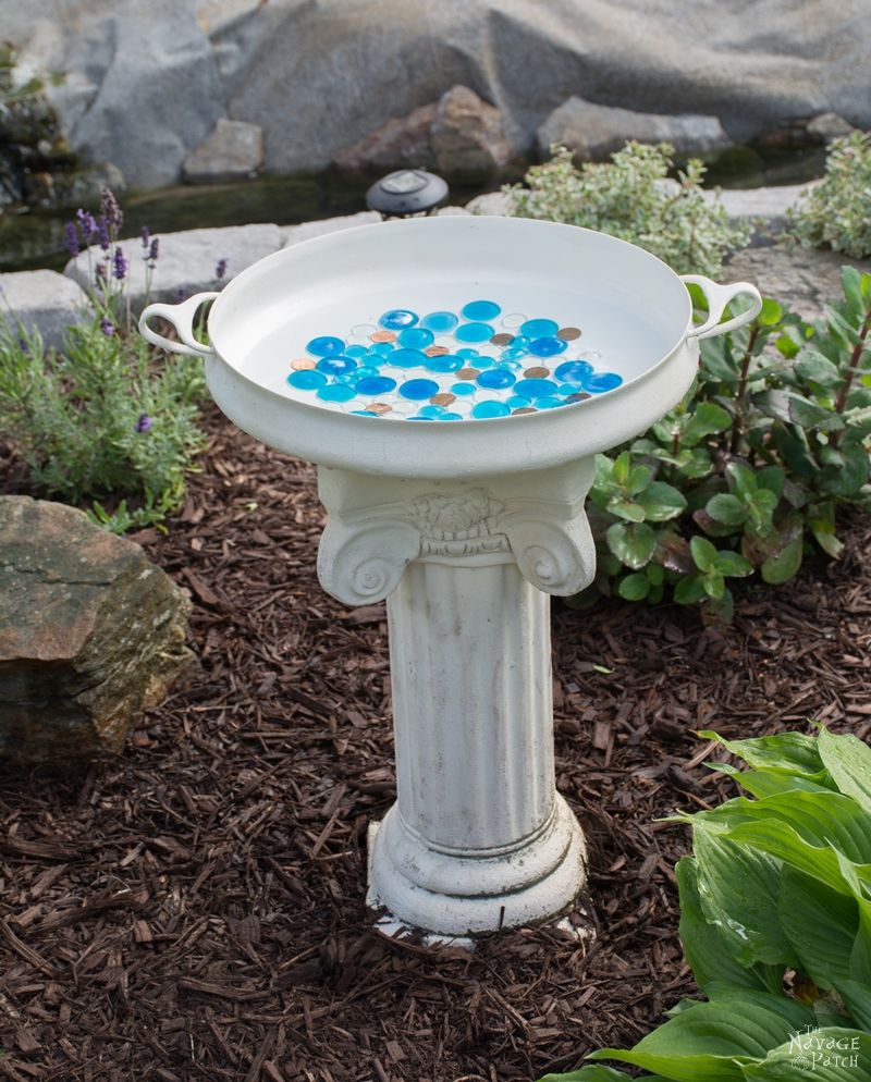 DIY Bird Bath | How to make a bird bath | How to keep your bird bath algae free | How to prevent algae growth | Simple upcycled garden and backyard decor | DIY garden and backyard decor | Homemade bird bath | #TheNavagePatch #Garden #DIY #Backyard #Upcycled #Repurposed | TheNavagePatch.com