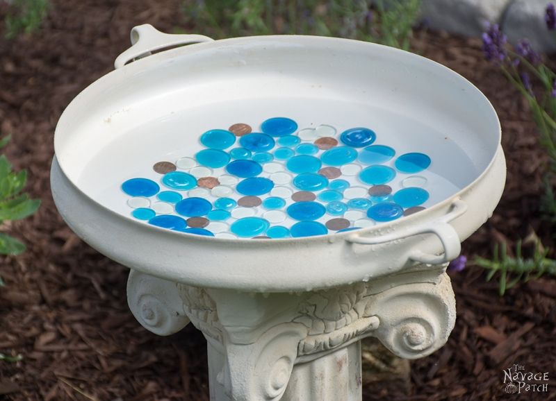 DIY Bird Bath | How to make a bird bath | How to keep your bird bath algae free | How to prevent algae growth | Simple upcycled garden and backyard decor | DIY garden and backyard decor | Homemade bird bath | #TheNavagePatch #Garden #DIY #Backyard #Upcycled #Repurposed | TheNavagePatch.com