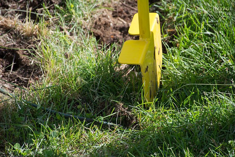 The Pond Project | DIY pond and backyard makeover | DIY garden edging | How to lay edge stones | How to edge garden beds | Tips on landscaping | DIY garden decor | DIY koi pond lining | How to maintain a koi pond | Spring planting and transplanting | Pond and backyard reveal | Before & After | TheNavagePatch.com