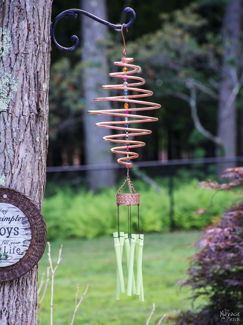 Coiled Copper Wind Chime | DIY wind chime | How make a spiral wind chime from copper | DIY garden decor | Easy & bugdet crafts | Upcycled garden decor | Dollar Store crafts | TheNavagePatch.com