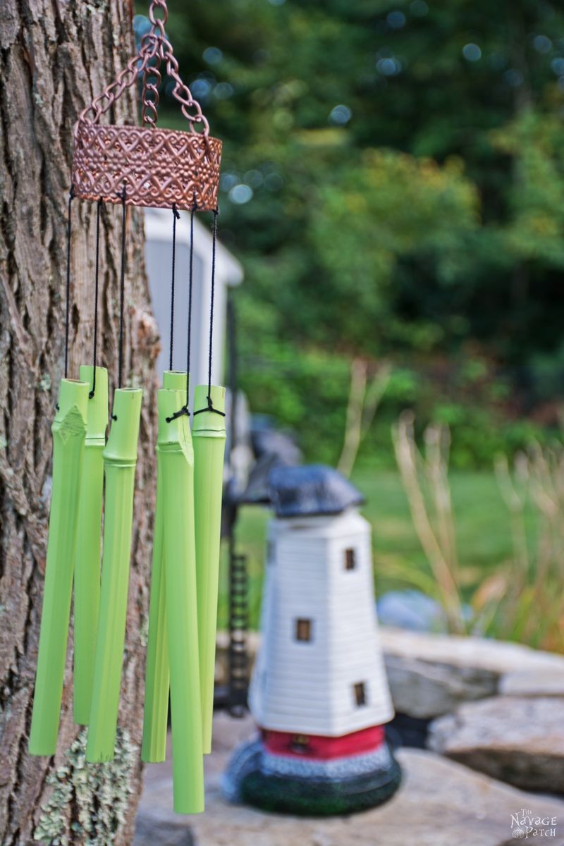 Coiled Copper Wind Chime | DIY wind chime | How make a spiral wind chime from copper | DIY garden decor | Easy & bugdet crafts | Upcycled garden decor | Dollar Store crafts | TheNavagePatch.com