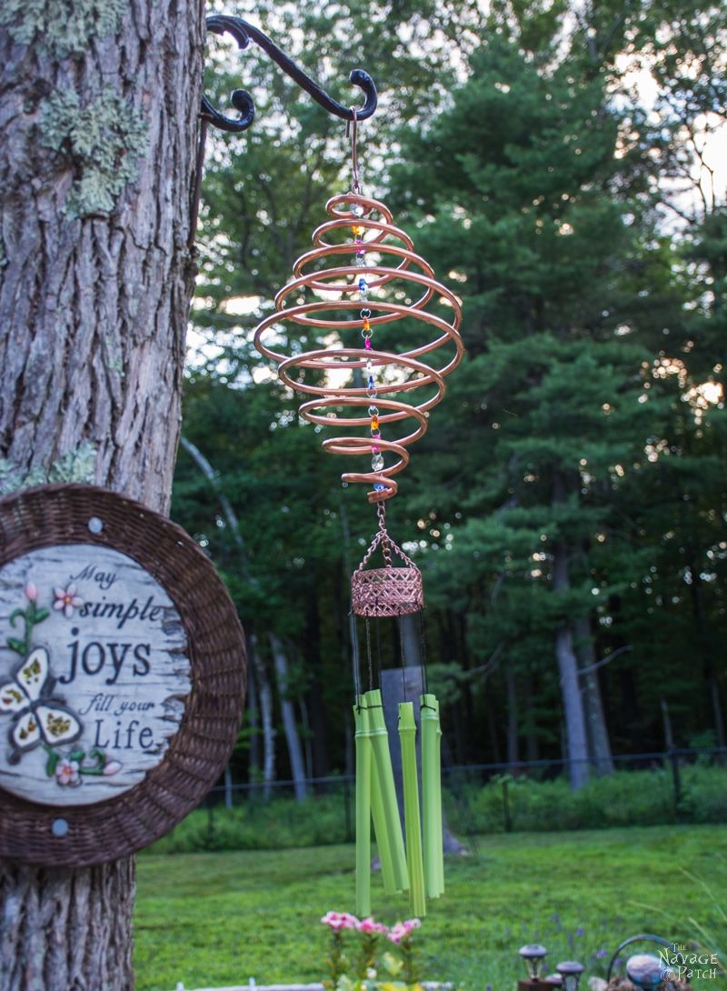 Coiled Copper Wind Chime | DIY wind chime | How make a spiral wind chime from copper | DIY garden decor | Easy & bugdet crafts | Upcycled garden decor | Dollar Store crafts | TheNavagePatch.com