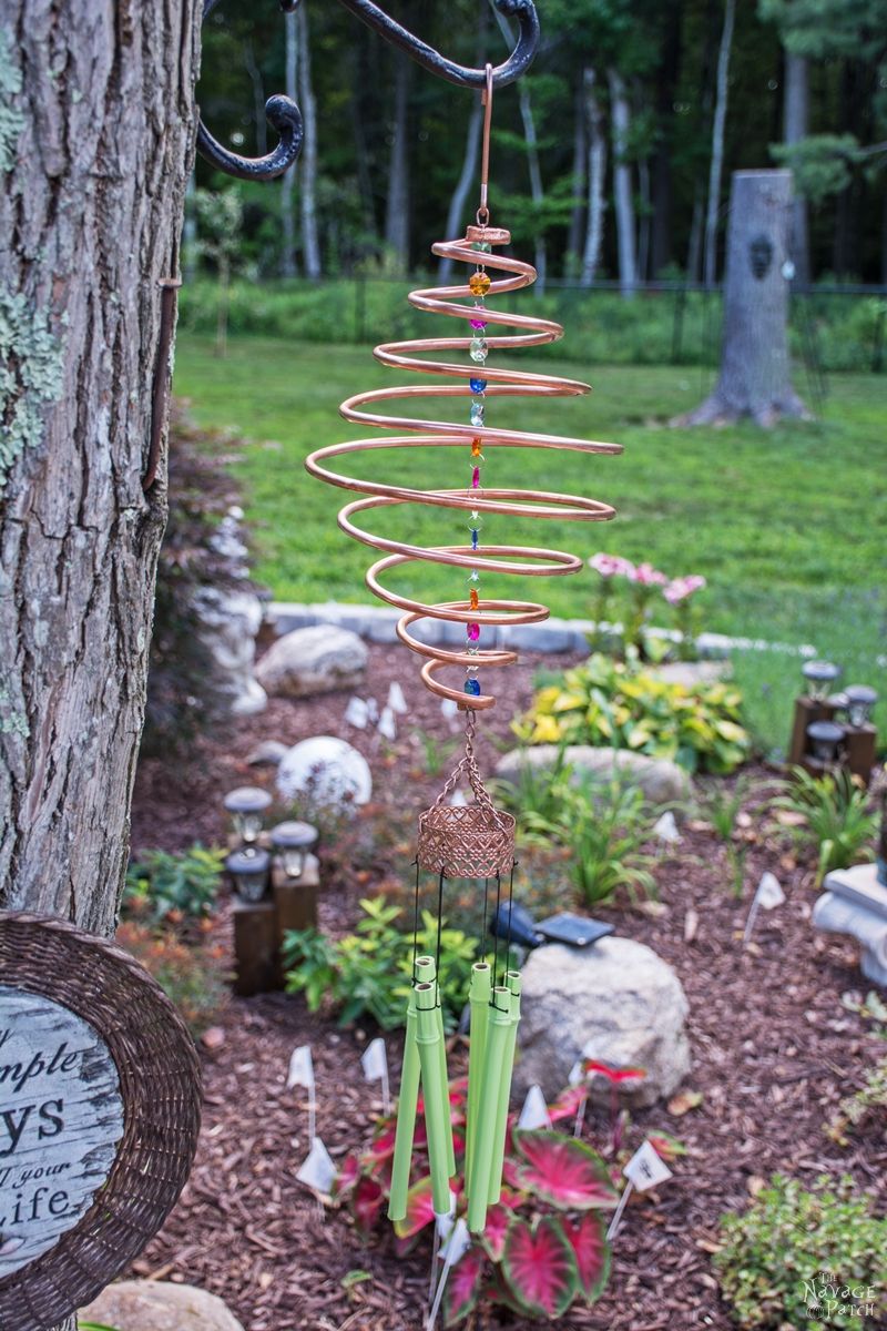 Coiled Copper Wind Chime | DIY wind chime | How make a spiral wind chime from copper | DIY garden decor | Easy & bugdet crafts | Upcycled garden decor | Dollar Store crafts | TheNavagePatch.com