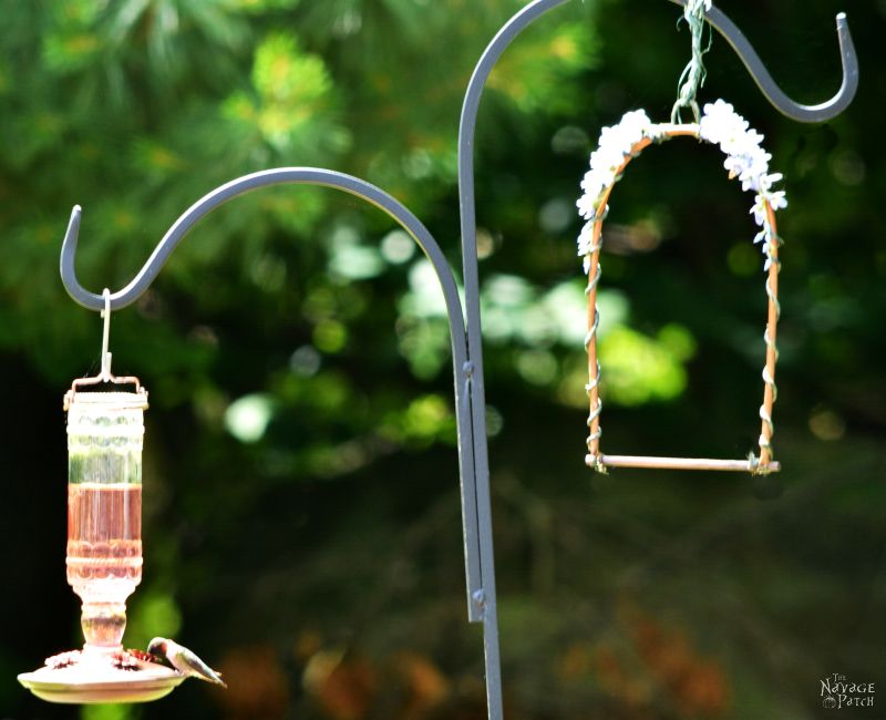 DIY Hummingbird Perch | How to make a hummingbird swing from copper pipe | How to attract hummingbirds | Upcycled copper pipe | Repurposed pipe | Easy garden diy | #TheNavagePatch #DIY #gardens #upcycled #repurposed #hummingbird #garden #easydiy | TheNavagePatch.com