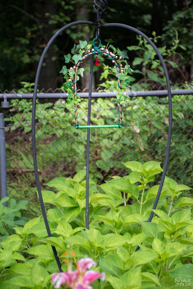 DIY Hummingbird Perch | How to make a hummingbird swing from copper pipe | How to attract hummingbirds | Upcycled copper pipe | Repurposed pipe | Easy garden diy | #TheNavagePatch #DIY #gardens #upcycled #repurposed #hummingbird #garden #easydiy | TheNavagePatch.com