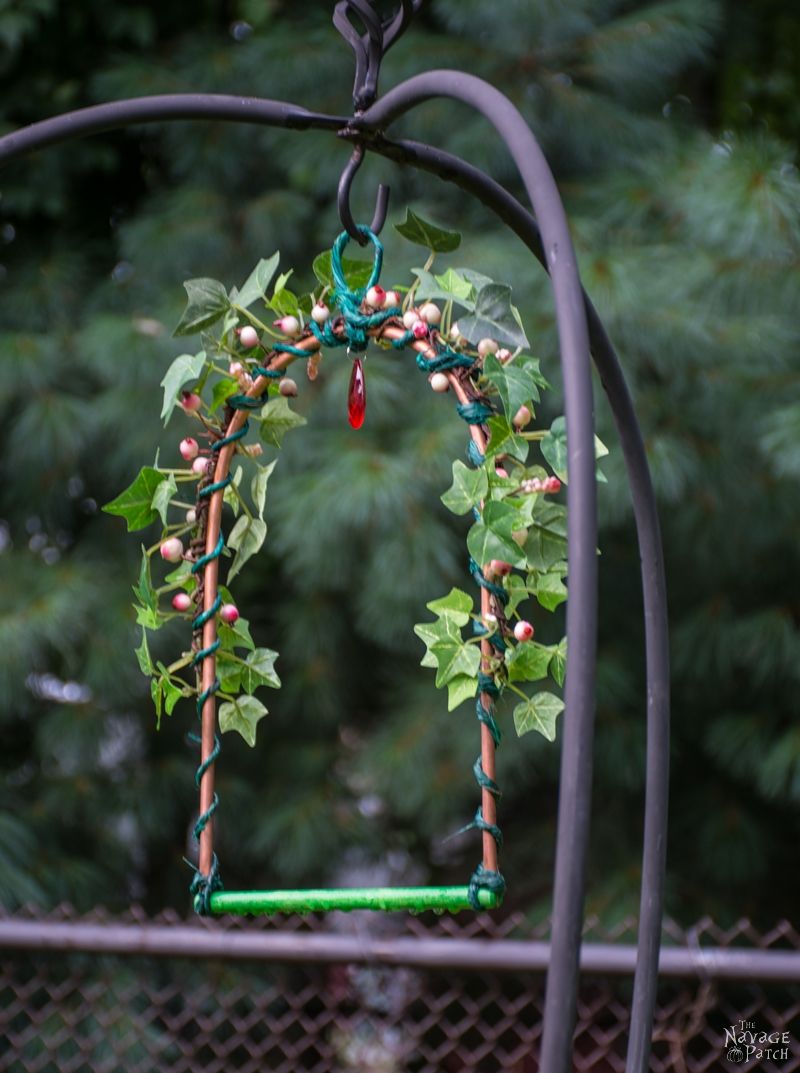 DIY Hummingbird Perch | How to make a hummingbird swing from copper pipe | How to attract hummingbirds | Upcycled copper pipe | Repurposed pipe | Easy garden diy | #TheNavagePatch #DIY #gardens #upcycled #repurposed #hummingbird #garden #easydiy | TheNavagePatch.com