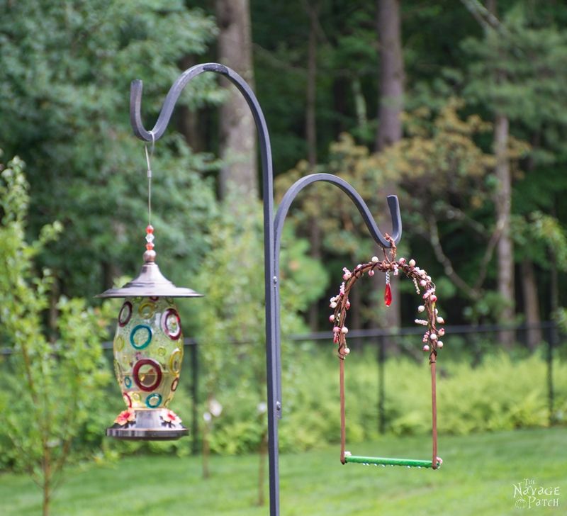 DIY Hummingbird Perch | How to make a hummingbird swing from copper pipe | How to attract hummingbirds | Upcycled copper pipe | Repurposed pipe | Easy garden diy | #TheNavagePatch #DIY #gardens #upcycled #repurposed #hummingbird #garden #easydiy | TheNavagePatch.com