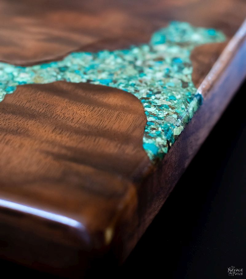 DIY Turquoise Inlay Cheese Board | Handmade cutting board | How to make a cutting board | How to inlay turquoise stone | How to crush turquoise for inlay | How to apply food safe varnish | #TheNavagePatch #diy #tutorial #cuttingboard #turquoise #kitchen #homedecor #DIYhomedecor #woodworking #easyentertaining #cheeseboardideas | TheNavagePatch.com