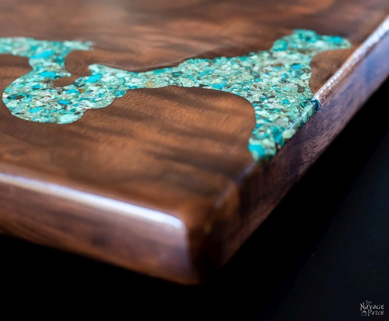 DIY Turquoise Inlay Cheese Board | Handmade cutting board | How to make a cutting board | How to inlay turquoise stone | How to crush turquoise for inlay | How to apply food safe varnish | #TheNavagePatch #diy #tutorial #cuttingboard #turquoise #kitchen #homedecor #DIYhomedecor #woodworking #easyentertaining #cheeseboardideas | TheNavagePatch.com