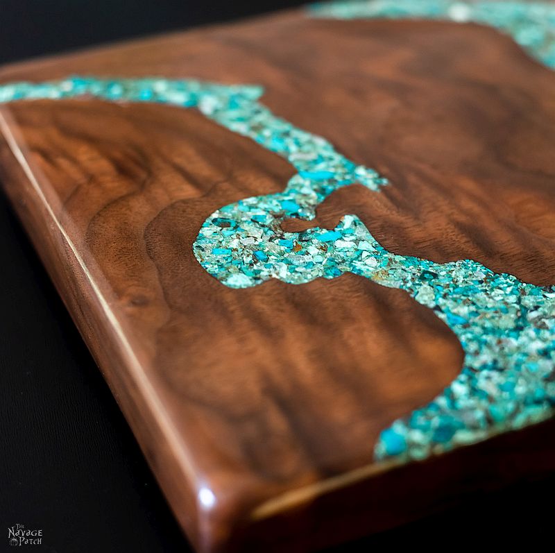 DIY Turquoise Inlay Cheese Board | Handmade cutting board | How to make a cutting board | How to inlay turquoise stone | How to crush turquoise for inlay | How to apply food safe varnish | #TheNavagePatch #diy #tutorial #cuttingboard #turquoise #kitchen #homedecor #DIYhomedecor #woodworking #easyentertaining #cheeseboardideas | TheNavagePatch.com