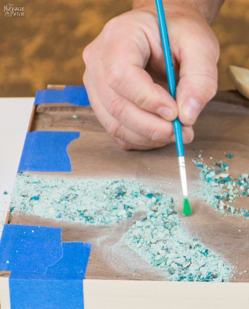 DIY Turquoise Inlay Cheese Board | Handmade cutting board | How to make a cutting board | How to inlay turquoise stone | How to crush turquoise for inlay | How to apply food safe varnish | #TheNavagePatch #diy #tutorial #cuttingboard #turquoise #kitchen #homedecor #DIYhomedecor #woodworking #easyentertaining #cheeseboardideas | TheNavagePatch.com