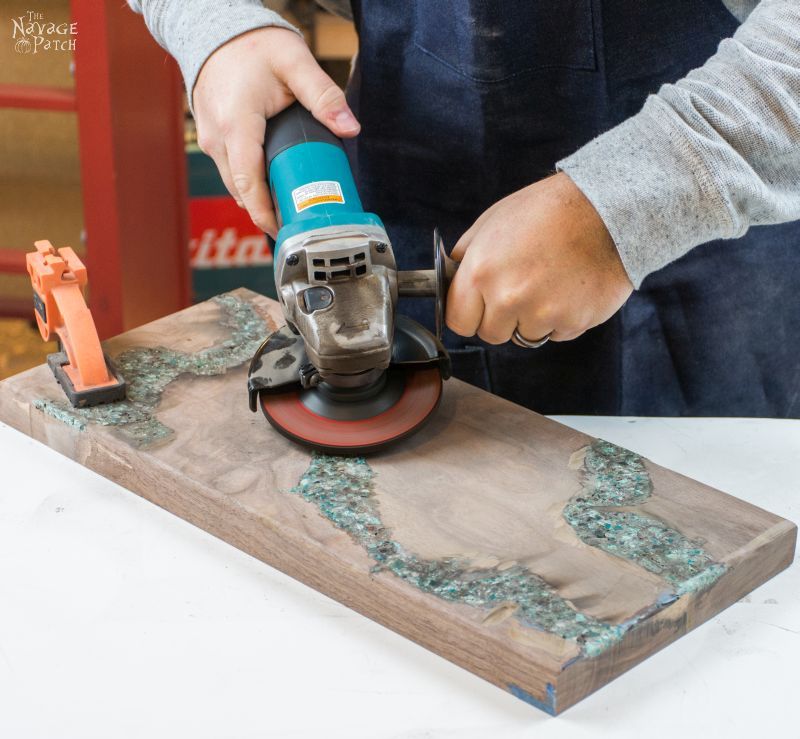 DIY Turquoise Inlay Cheese Board | Handmade cutting board | How to make a cutting board | How to inlay turquoise stone | How to crush turquoise for inlay | How to apply food safe varnish | #TheNavagePatch #diy #tutorial #cuttingboard #turquoise #kitchen #homedecor #DIYhomedecor #woodworking #easyentertaining #cheeseboardideas | TheNavagePatch.com