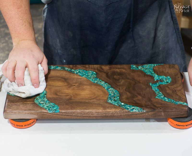 DIY Turquoise Inlay Cheese Board | Handmade cutting board | How to make a cutting board | How to inlay turquoise stone | How to crush turquoise for inlay | How to apply food safe varnish | #TheNavagePatch #diy #tutorial #cuttingboard #turquoise #kitchen #homedecor #DIYhomedecor #woodworking #easyentertaining #cheeseboardideas | TheNavagePatch.com