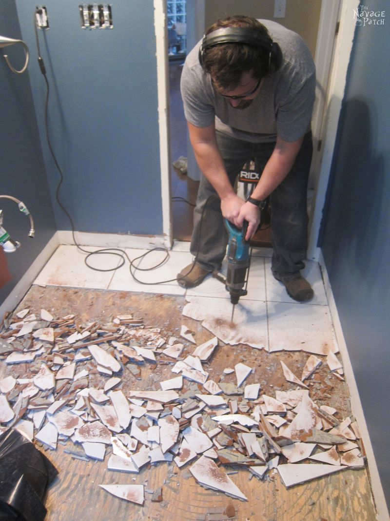 Guest Bathroom Renovation | How to remove a baseboard |How to remove floor tiles |The easy way of removing tile flooring | How to remove flooring the easy way | How to remove a toilet | DIY guest bathroom makeover | DIY Powder room makeover | DIY bathroom renovation | Before & After | TheNavagePatch.com