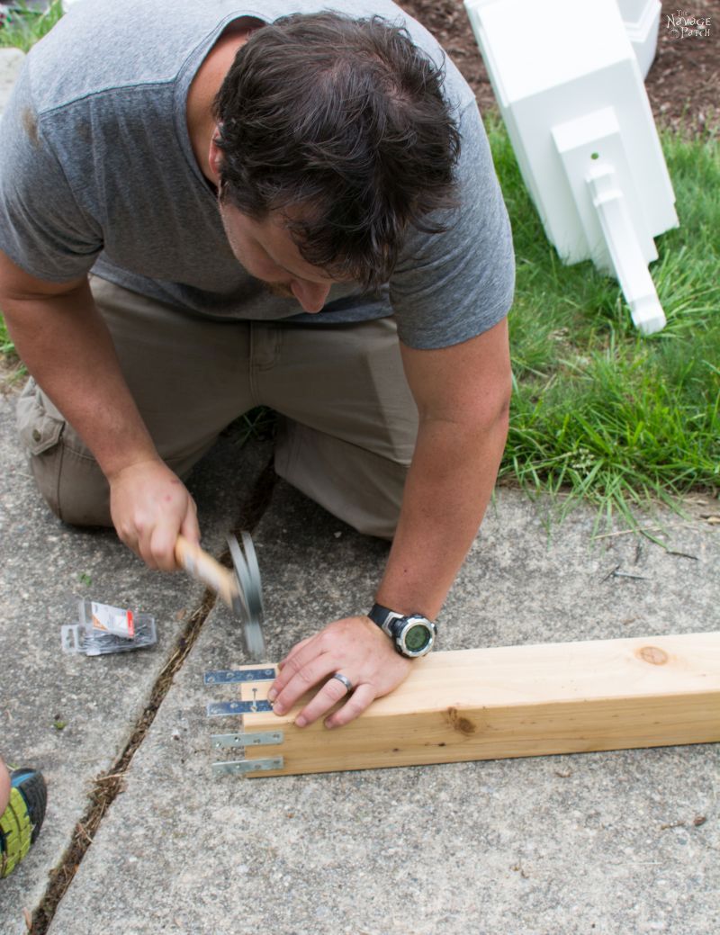 Mailbox Makeover | DIY mailbox and post installation | How to install a mailbox | How to increase curb appeal in a budget | How to remove your old mailbox | DIY mailbox landscape | #TheNavagePatch #curbappeal #DIY #tutorial #HowTo #mailbox #garden #landscaping | TheNavagePatch.com