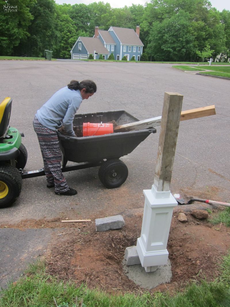 Mailbox Makeover | DIY mailbox and post installation | How to install a mailbox | How to increase curb appeal in a budget | How to remove your old mailbox | DIY mailbox landscape | #TheNavagePatch #curbappeal #DIY #tutorial #HowTo #mailbox #garden #landscaping | TheNavagePatch.com