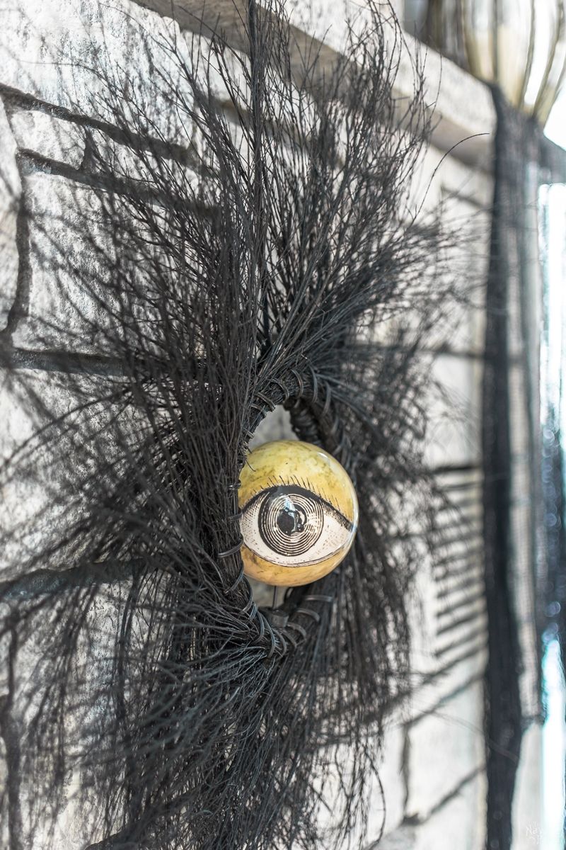 Eyeball Orb Halloween Wreath | Easy and budget friendly DIY Halloween wreath| Quick and elegant Halloween wreath | Fun and spooky Halloween decorations| TheNavagePatch.com