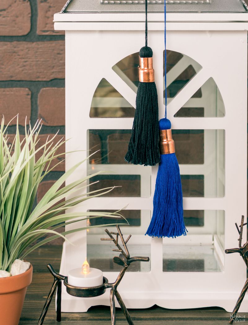 DIY Leather and Yarn Tassels | DIY Embroidery floss tassels | DIY leather tassel keyring | DIY leather tassel bag charm | How to make a yarn tassel | How to make embroidery floss tassels | Step-by-step tassel tutorial | DIY Bohemian style suede tassels | #DIY #tutorial #diytutorial #DIYHomeDecor #BohemianStyle | www.TheNavagePatch.com