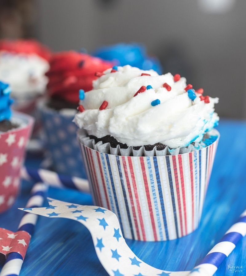 Vintage Style Patriotic Party Printables | Memorial Day and Fourth of July Free Printables Set | Free Printable Land That I Love Patriotic Wall Art | Free Printable Patriotic Banner | Free Printable Patriotic Cupcake Wrappers | Free Printables for Independence Day Party | #TheNavagePatch #GalleryWall #FreePrintable #Patriotic #PartyIdeas #4thofJuly | TheNavagePatch.com