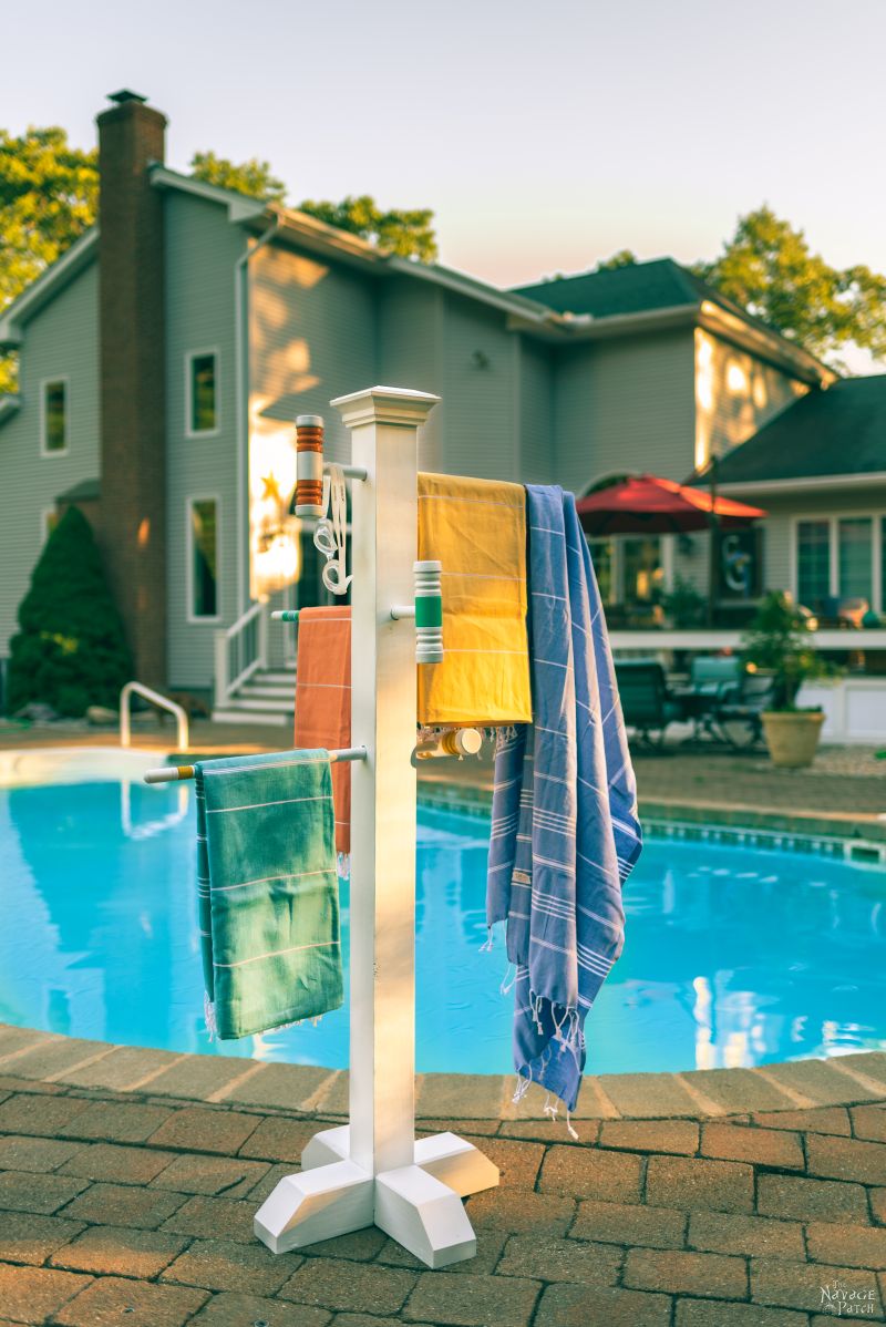 Croquet Mallet Pool Towel Rack | DIY Pool Towel Rack | DIY outdoor towel rack | Upcycled croquet set | Repurposed croquet mallets | DIY towel rack | #TheNavagePatch #DIY #easydiy #Upcycled # Repurposed #HowTo #Outdoor #Summerstyle #PaintedFurniture #Decoart #Decoartproject #myrustoleum | TheNavagePatch.com