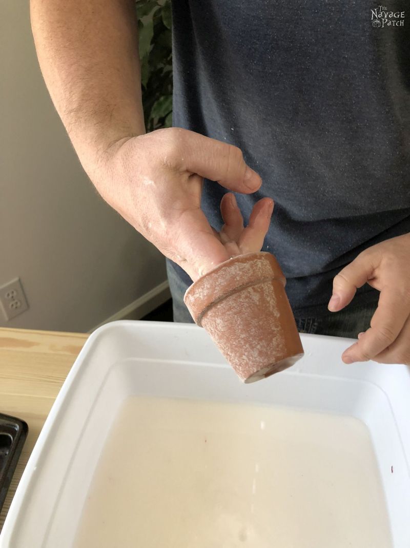 terra cotta pot aged with baking soda