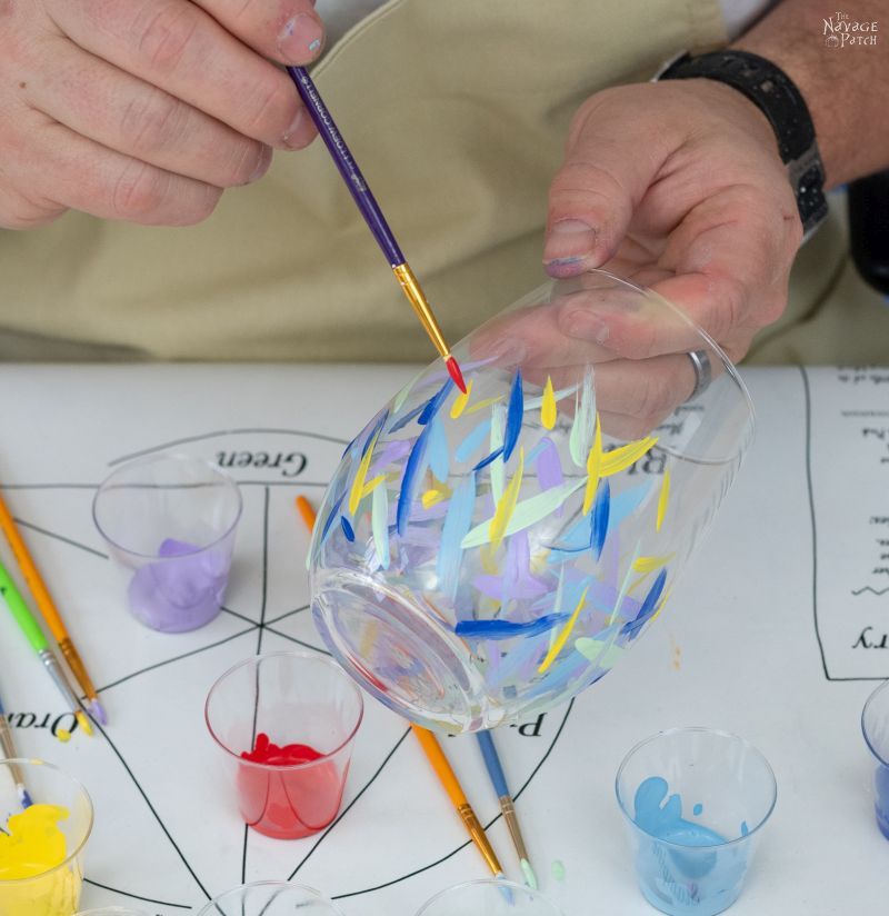 Easy hand painted wine glasses with love.