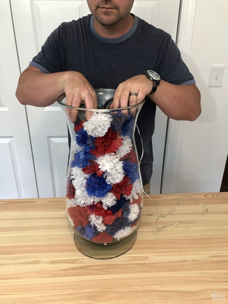 making a 5 minute fourth of july decor with dollar store flowers