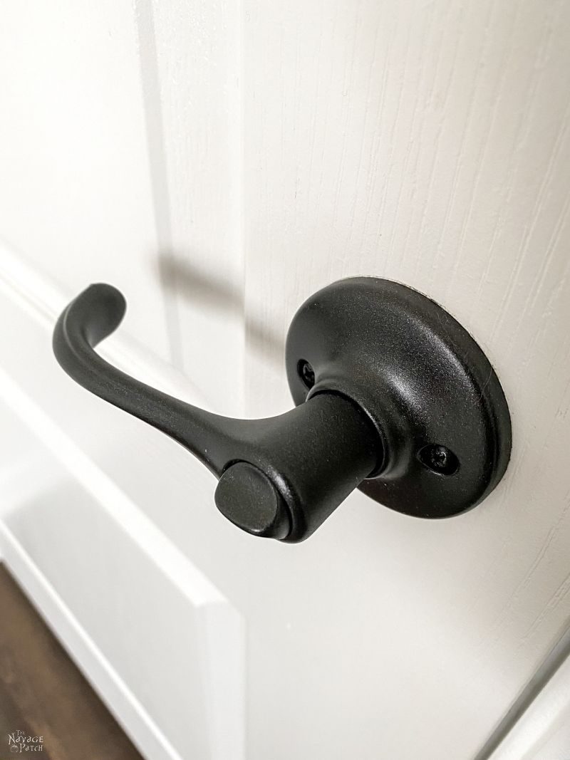 How to Spray Paint Door Knobs Without Sanding - TheNavagePatch.com