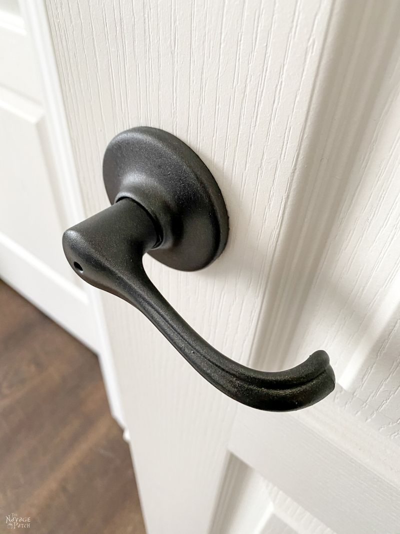 How to Spray Paint Door Knobs Without Sanding - TheNavagePatch.com