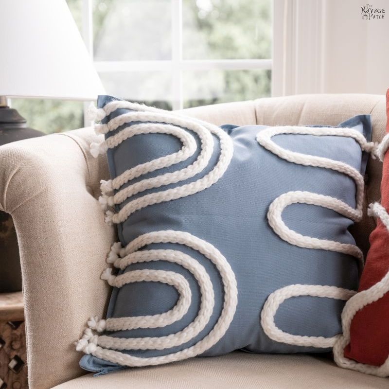 How to Arrange Throw Pillows on King Bed, All handmade home decor including  throw pillow covers