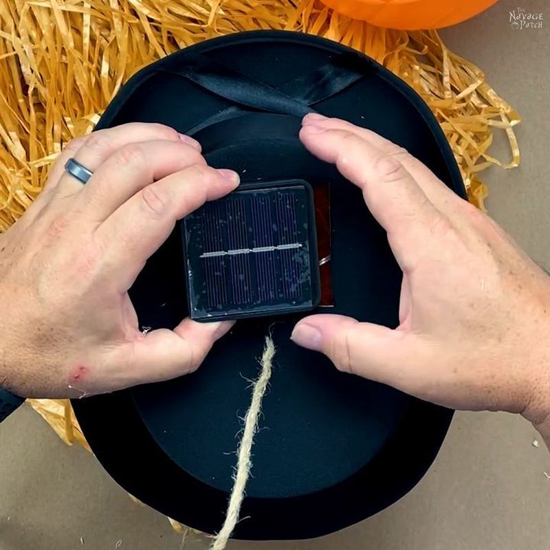 placing a solar cell into a top hat