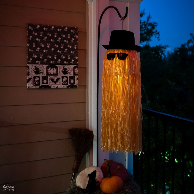 DIY Cousin Itt Pathway Light - TheNavagePatch.com