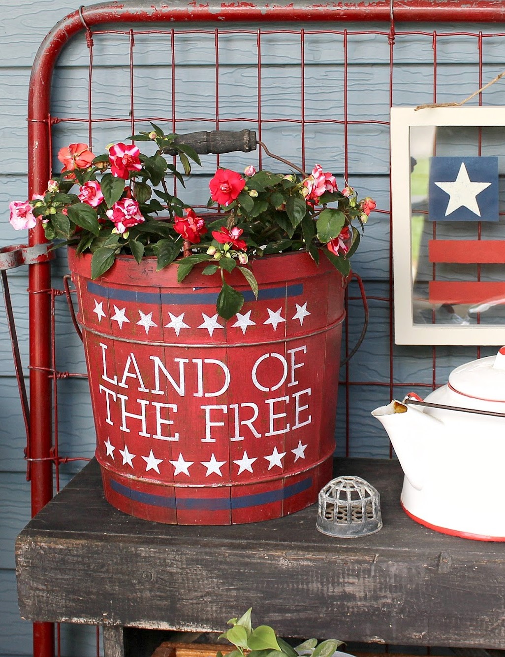 DIY 4th of July Stenciled Planter Bucket - Best DIY 4th of July Decorations - The NavagePatch.com