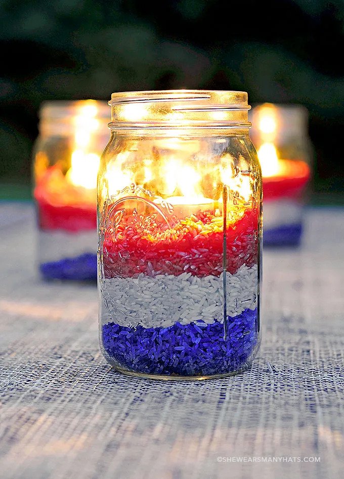 Easy DIY R4th of July Candle Holders - Best DIY 4th of July Decorations - The NavagePatch.com