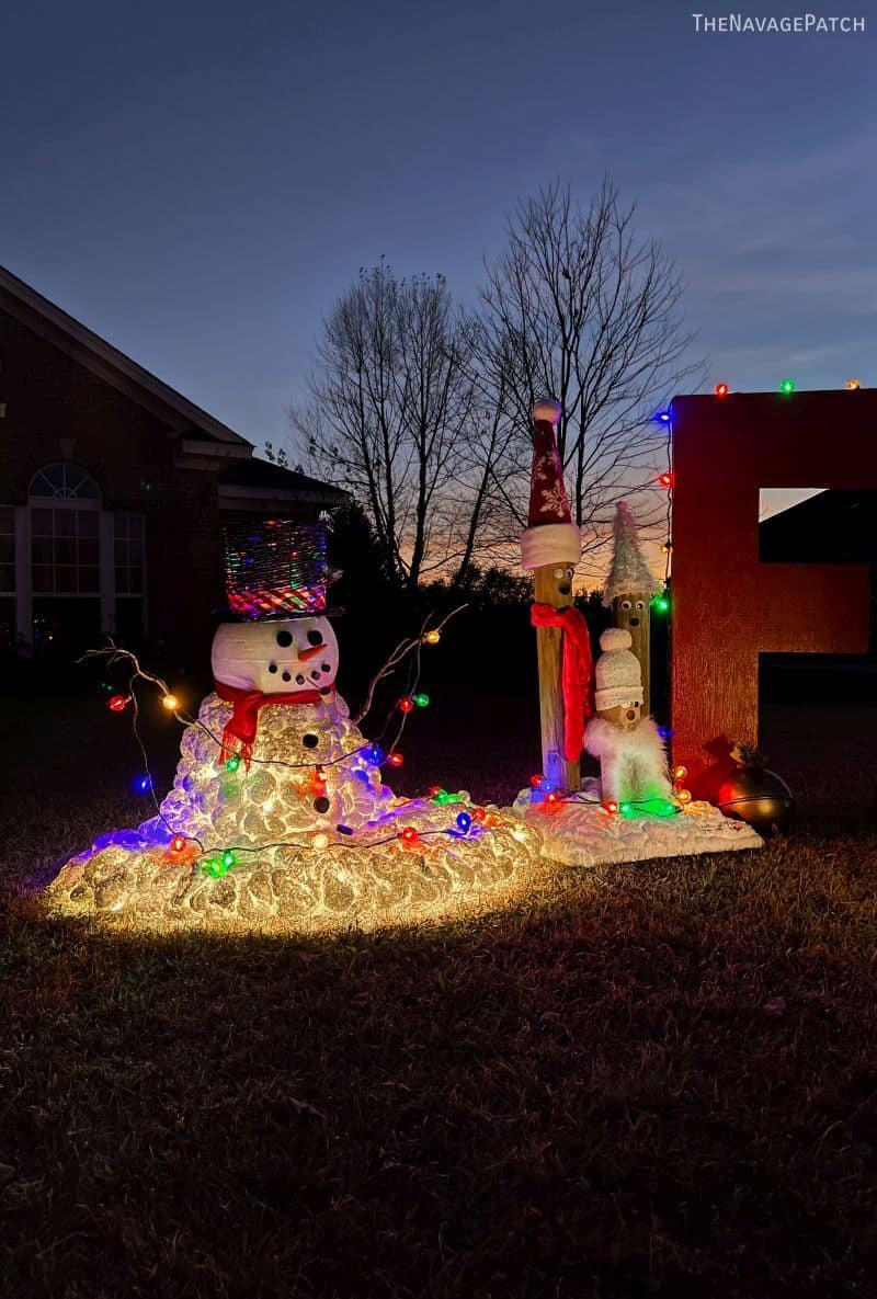 DIY Light-Up Melting Snowman by TheNavagePatch.com