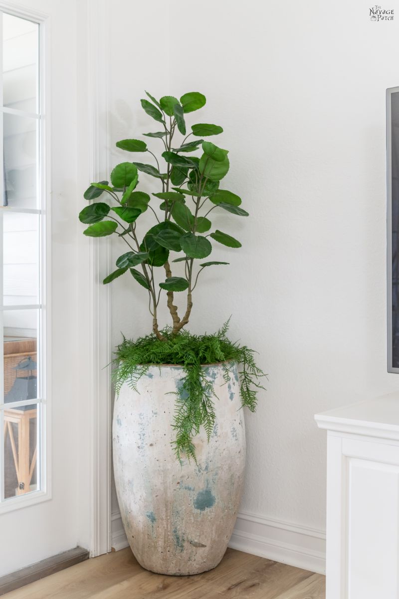 how to secure artificial plants in tall planters - TheNavagePatch.com