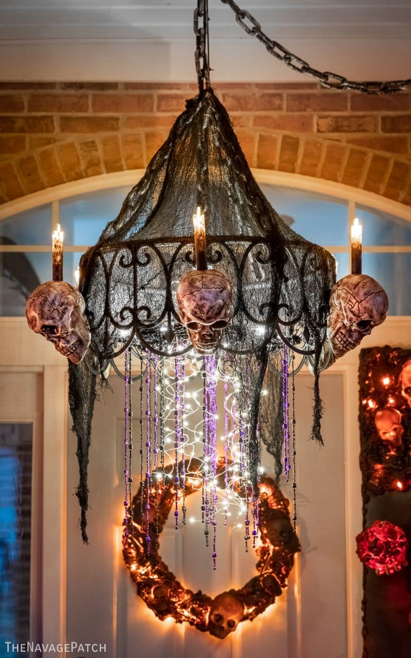 DIY Halloween Chandelier - TheNavagePatch.com