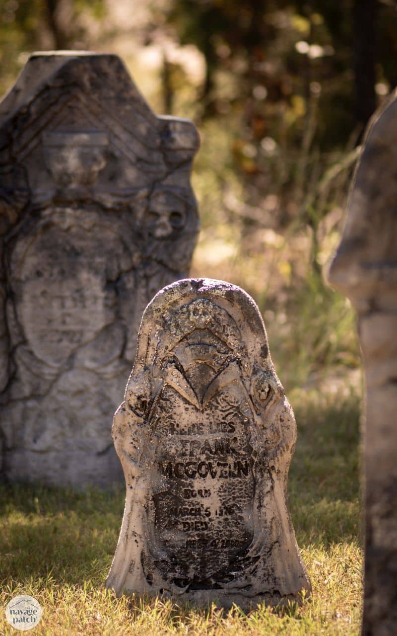 DIY Halloween Graveyard by TheNavagePatch.com