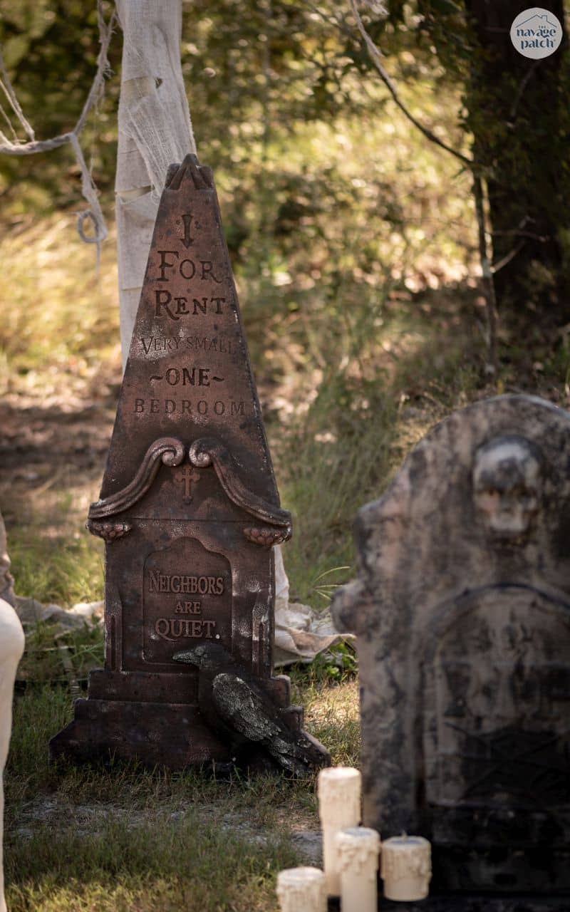 DIY Halloween Graveyard by TheNavagePatch.com