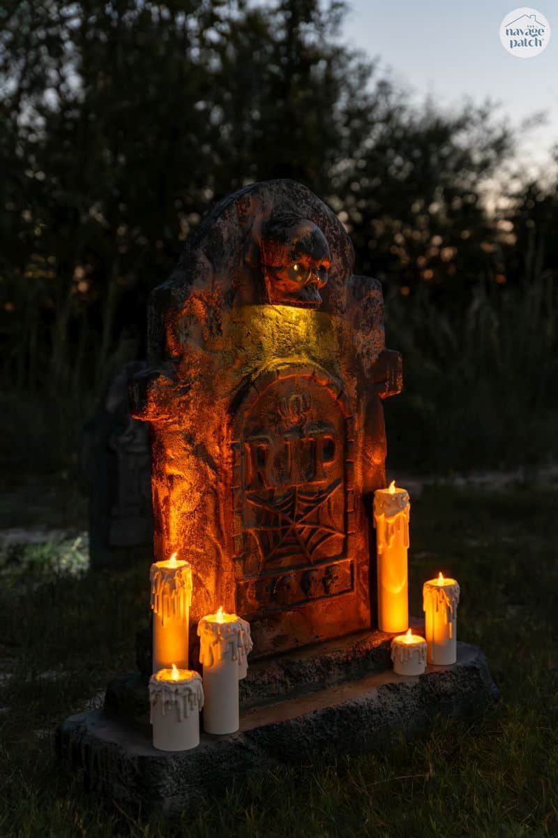 DIY Halloween Graveyard by TheNavagePatch.com