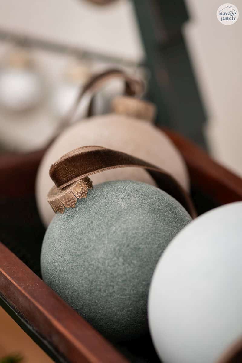 DIY Faux Velvet Ornaments by TheNavagePatch.com