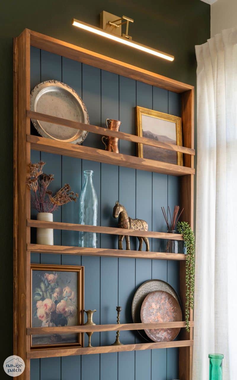 Stunning DIY Plate Rack by TheNavagePatch.com
