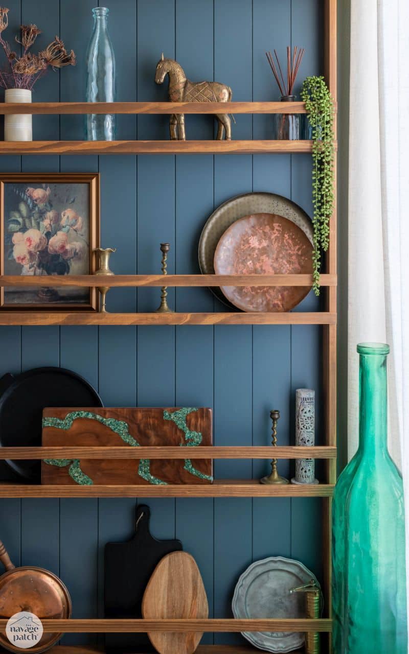 Stunning DIY Plate Rack by TheNavagePatch.com