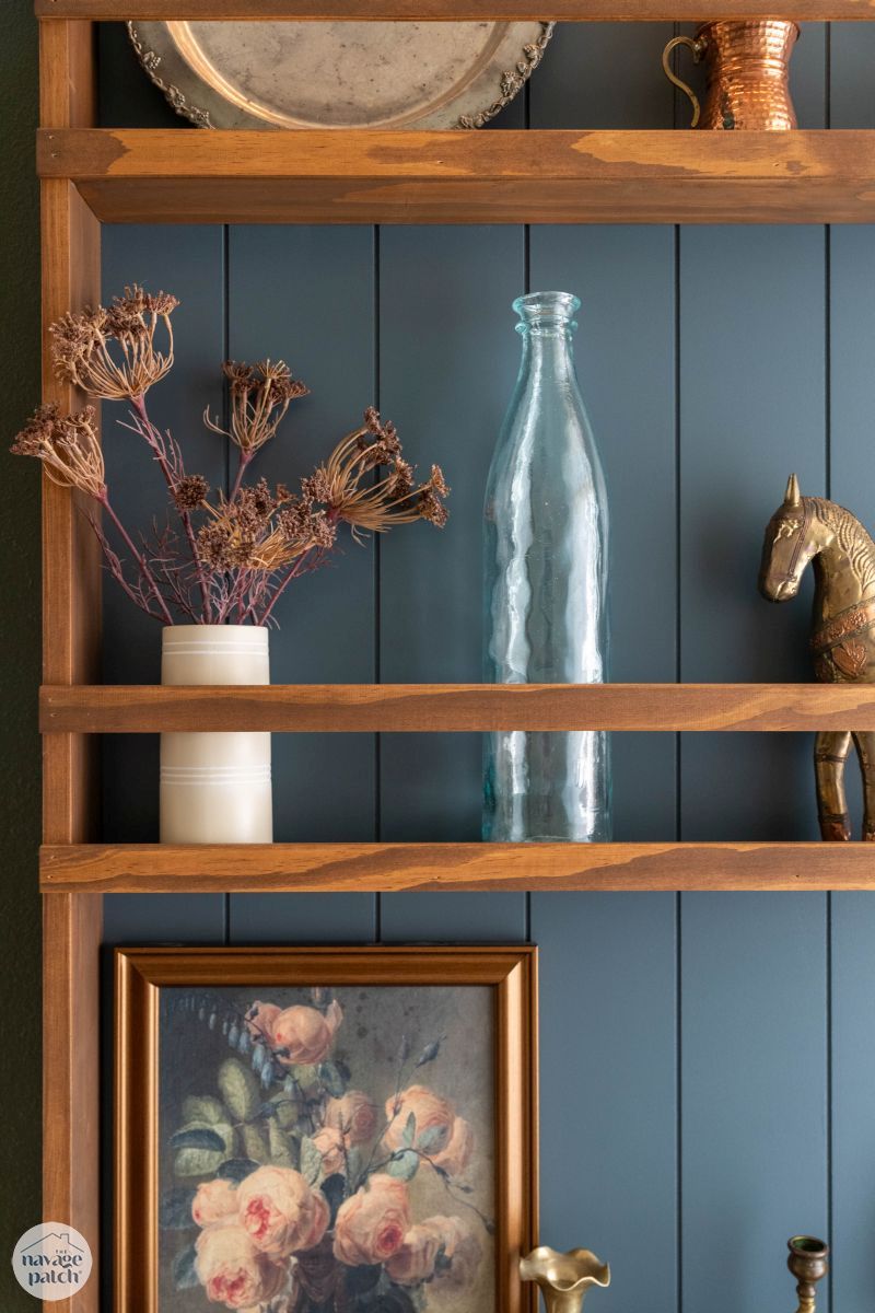 Stunning DIY Plate Rack by TheNavagePatch.com